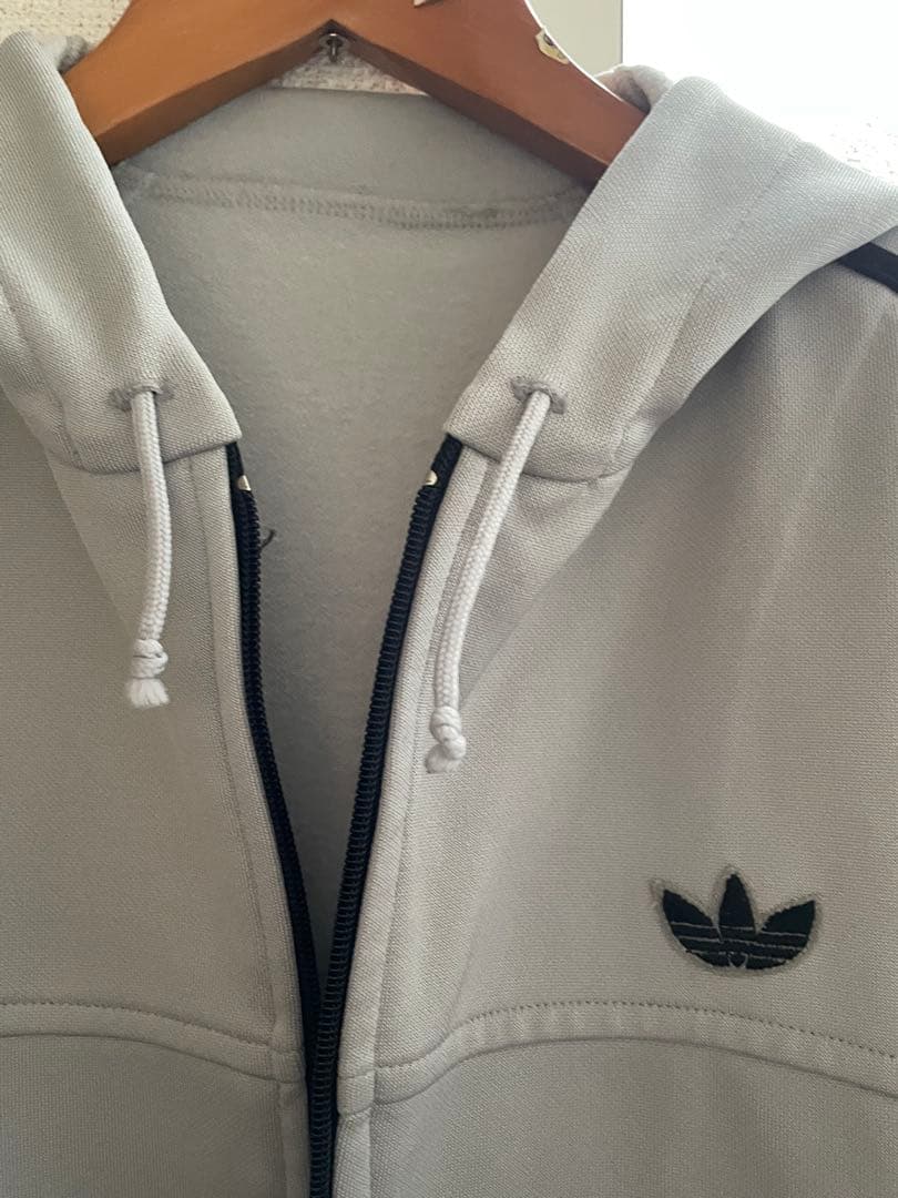 adidas フーディージャージ80s ライトグレー