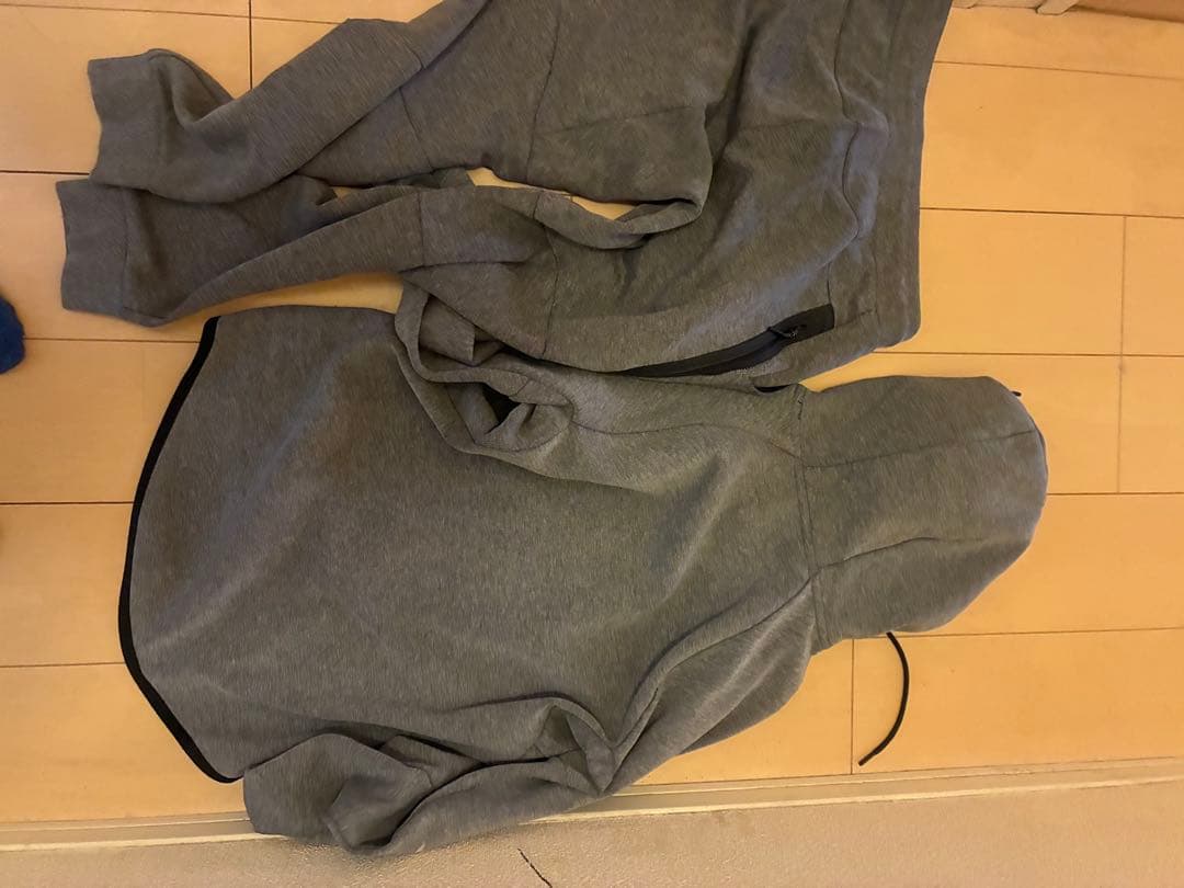 Nike グレー テックフリース　M Ｌサイズ 人気モデル
