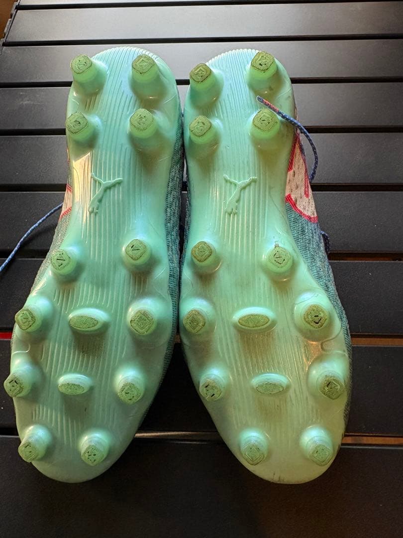 PUMA サッカースパイク フューチャー 7 アルティメット HG/AG
