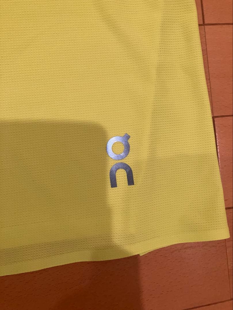 8月27日まで出品❗️【美品】ON Performance-T M イエロー