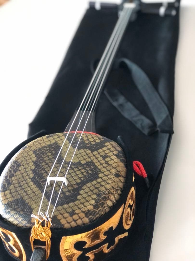 お値下げいたしました！チューナー付き新品⭐︎ミニ三線