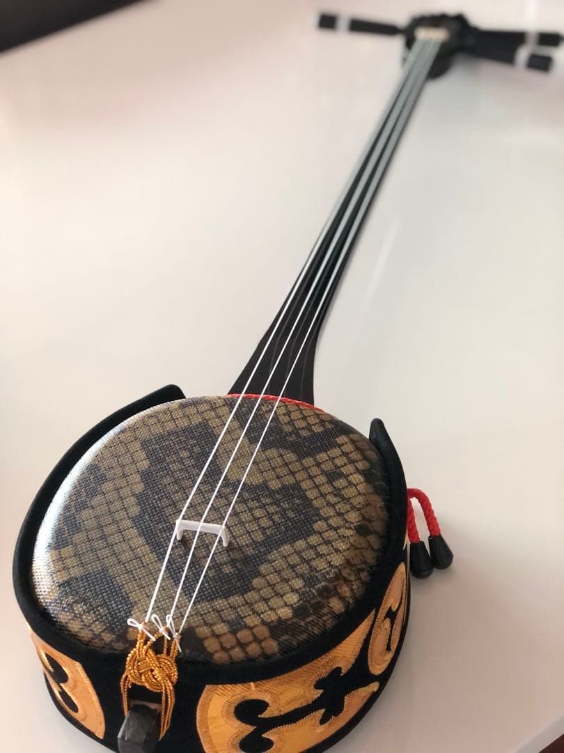 お値下げいたしました！チューナー付き新品⭐︎ミニ三線