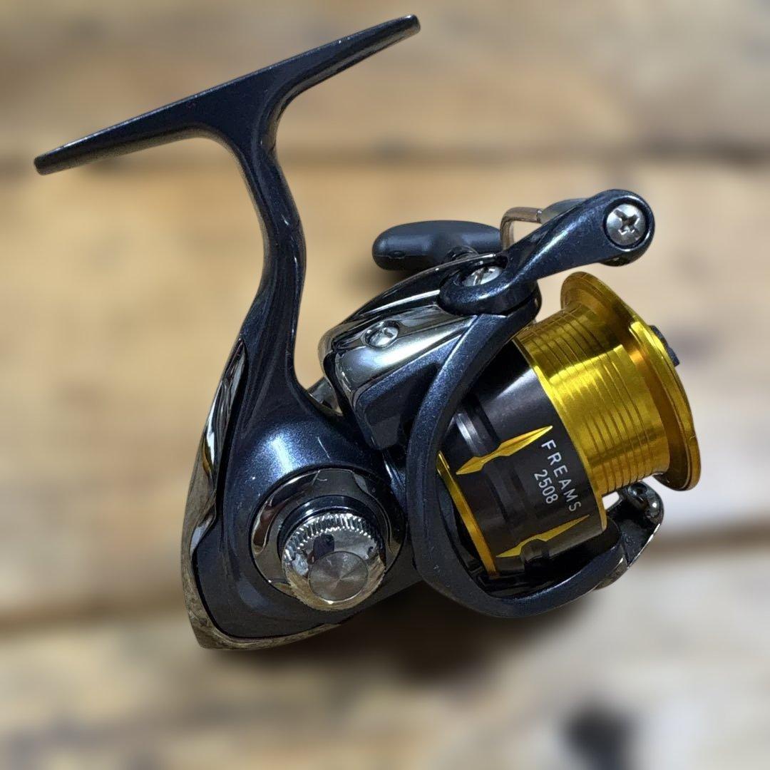 15 ダイワ　フリームス 2508 Daiwa FREAMS スピニング　バス