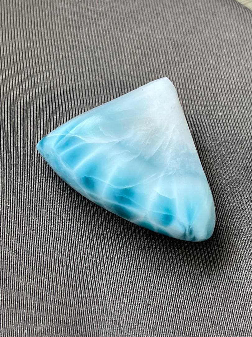 天然石☆ラリマー原石①４０mm×２９ｍｍ☆濃いブルーの海のように美しい模様！！