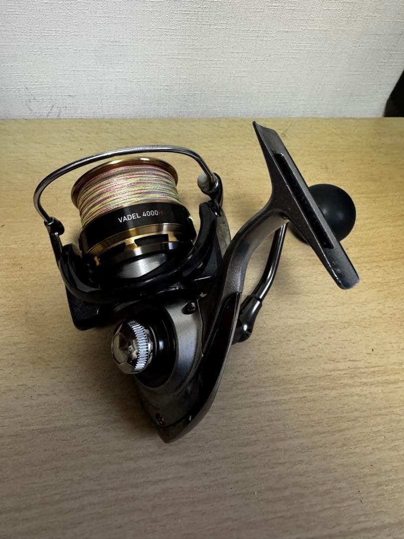 VADEL 4000H スピニングリール