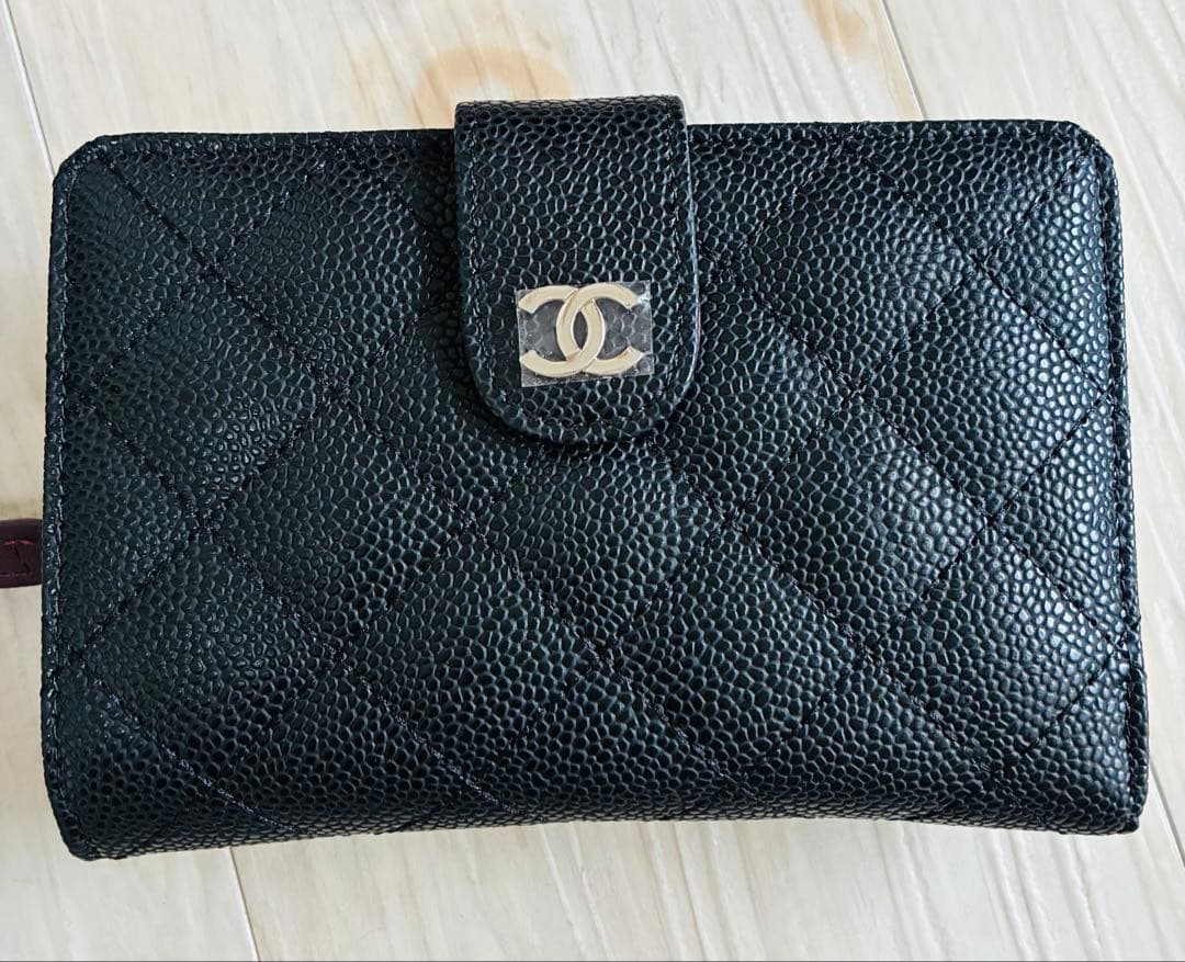 CHANEL ノベルティ 本革 ブラック キルティング 二つ折り財布