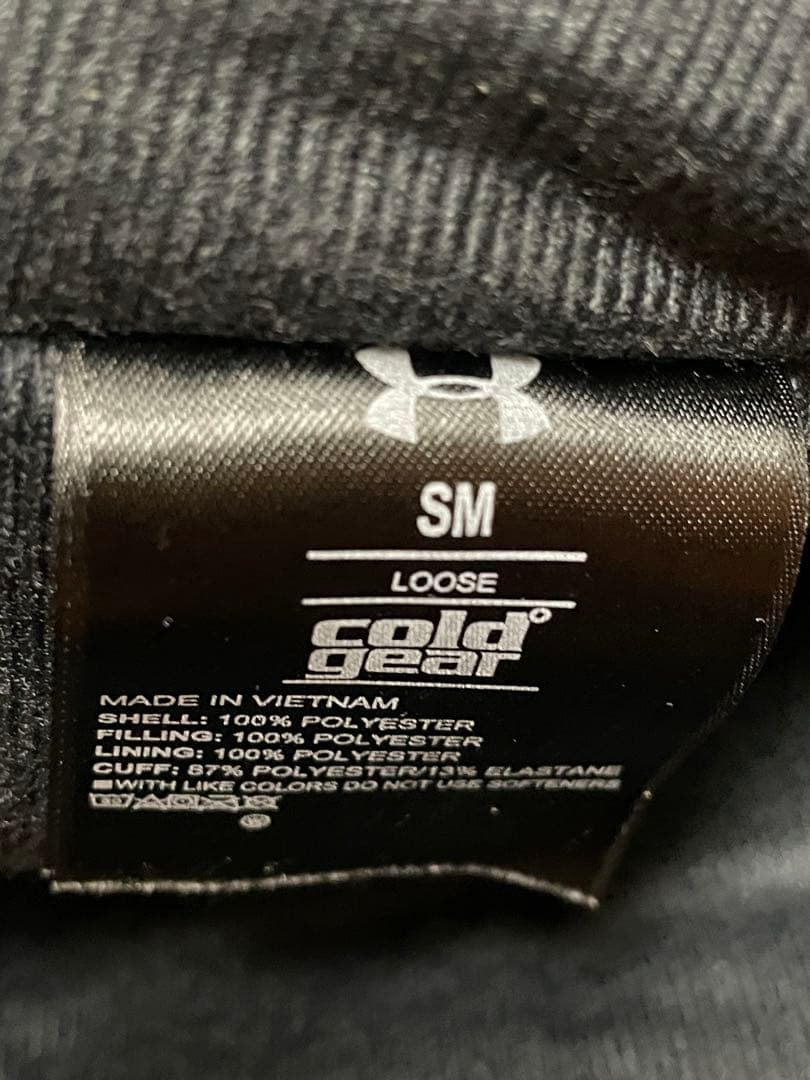 Under Armour アンダーアーマー 黒 ベンチコート 美品　子供　女性