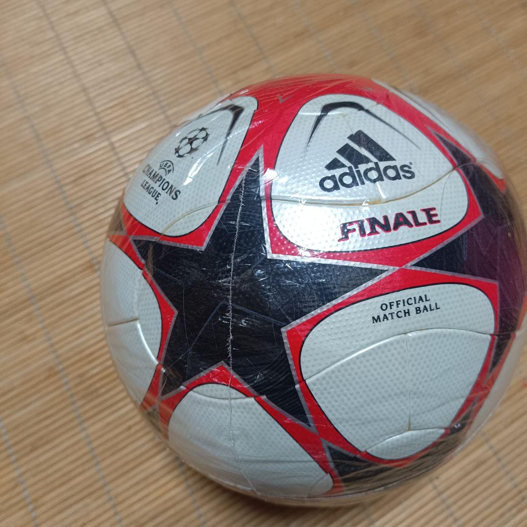 ADIDAs サッカーボール 5号