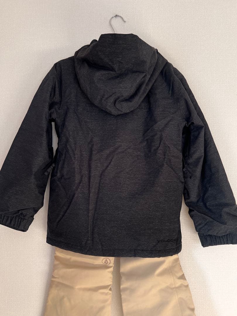 新品 VOLCOM ボルコム スキーウェア 140 130 10Y