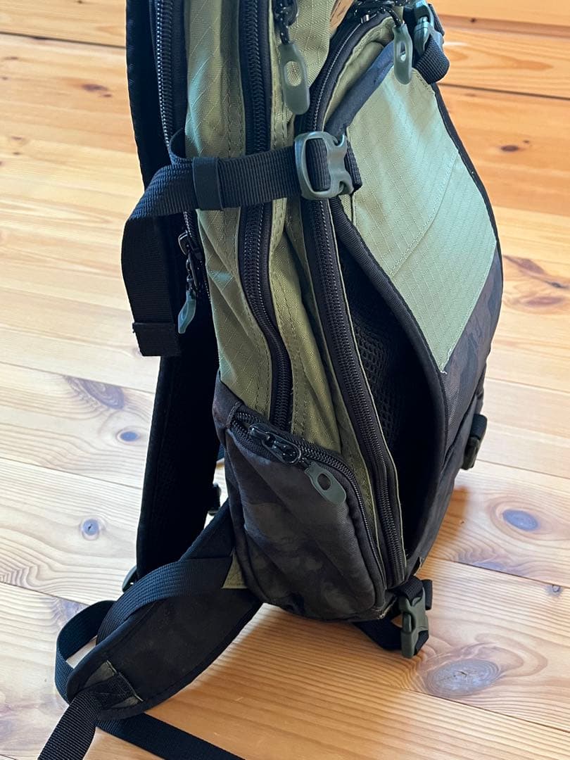 ダカイン DAKINE NOMAD 18Lバックパック マウンテンバイク用