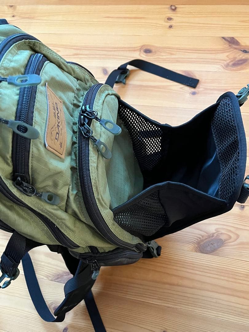 ダカイン DAKINE NOMAD 18Lバックパック マウンテンバイク用