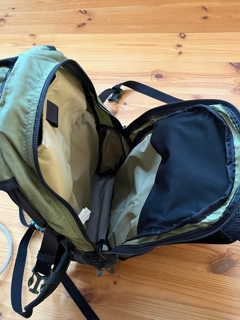 ダカイン DAKINE NOMAD 18Lバックパック マウンテンバイク用