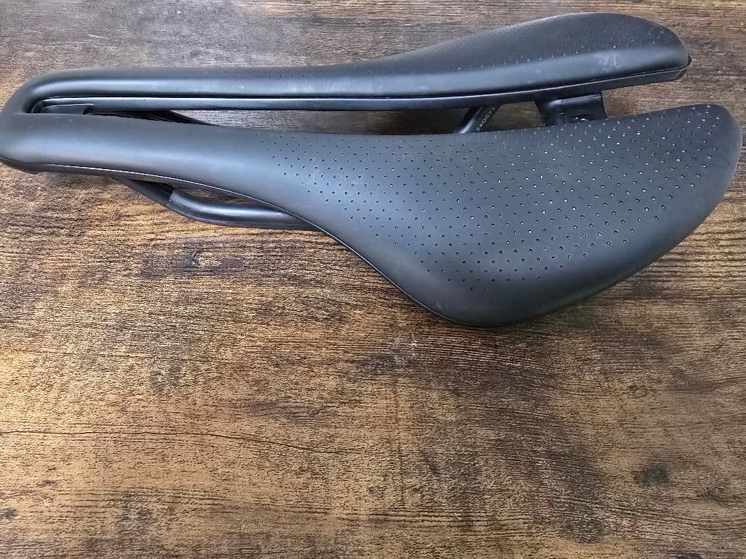 ボントレガー Aeolus Pro サドル 145mm カーボンレール
