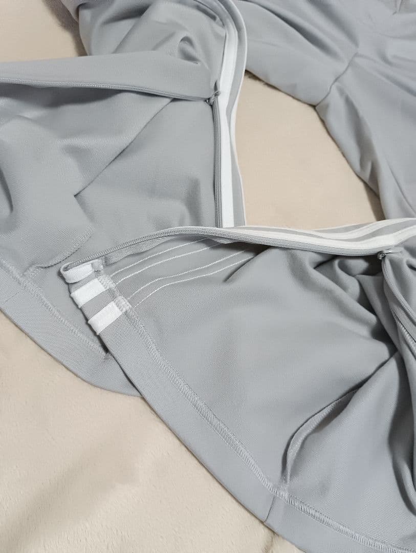 adidas ライトグレー ファイヤーバード 2XL 美品 IA6330