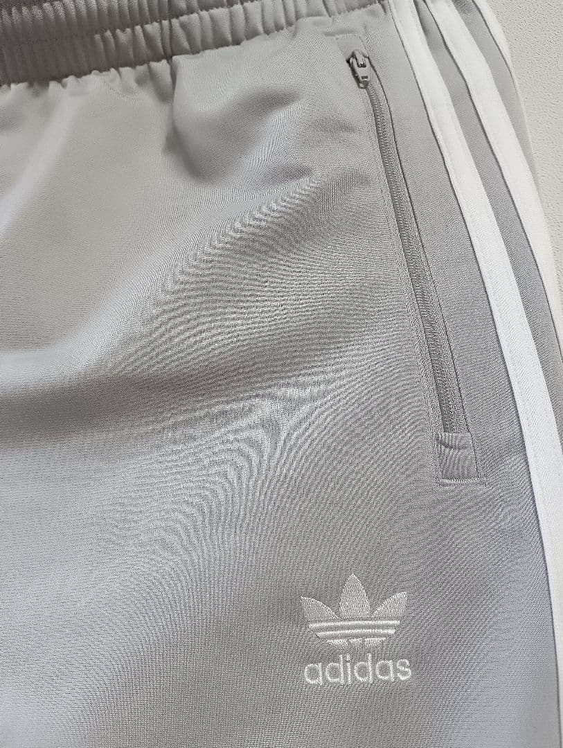 adidas ライトグレー ファイヤーバード 2XL 美品 IA6330