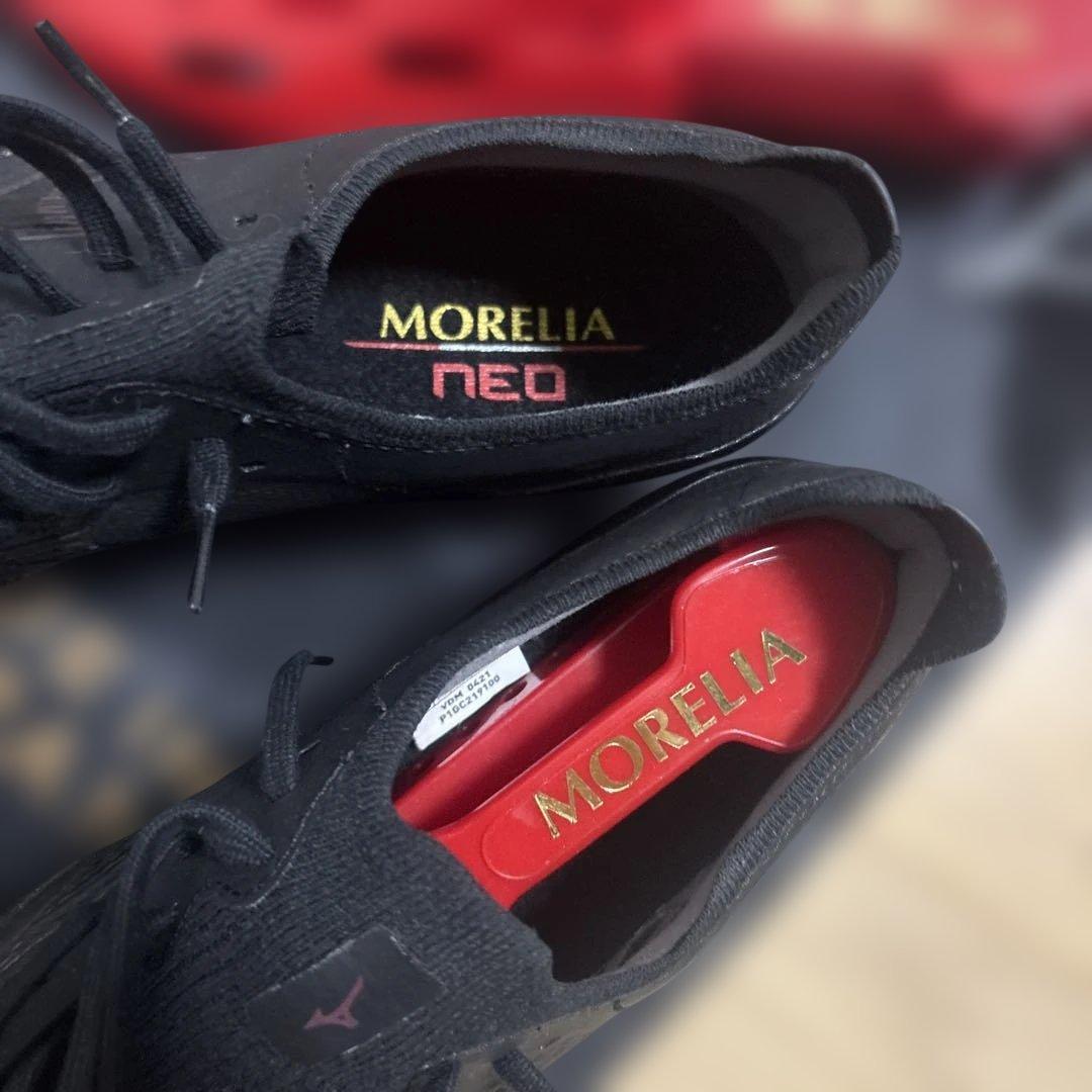 MORELIA NEO ブラック サッカーシューズ