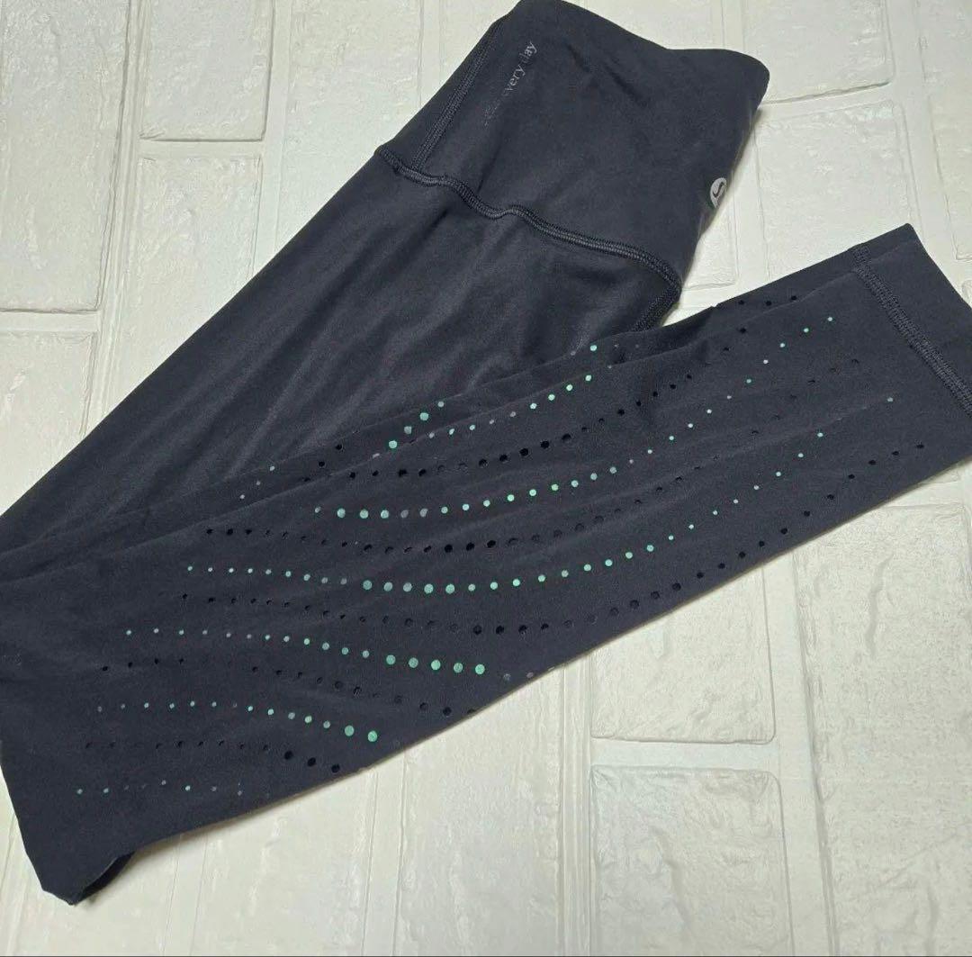 ルルレモン★ブラックドットパターン新品ブラトップ6&レギンス4