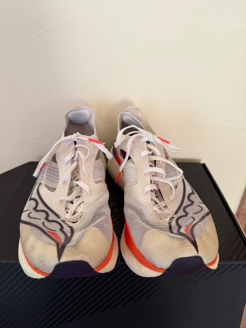 サッカニー SAUCONY エンドルフィン エリート 27.５センチ