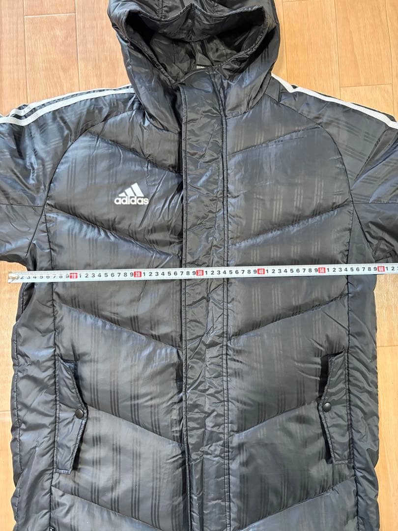 adidas ロングベンチコート