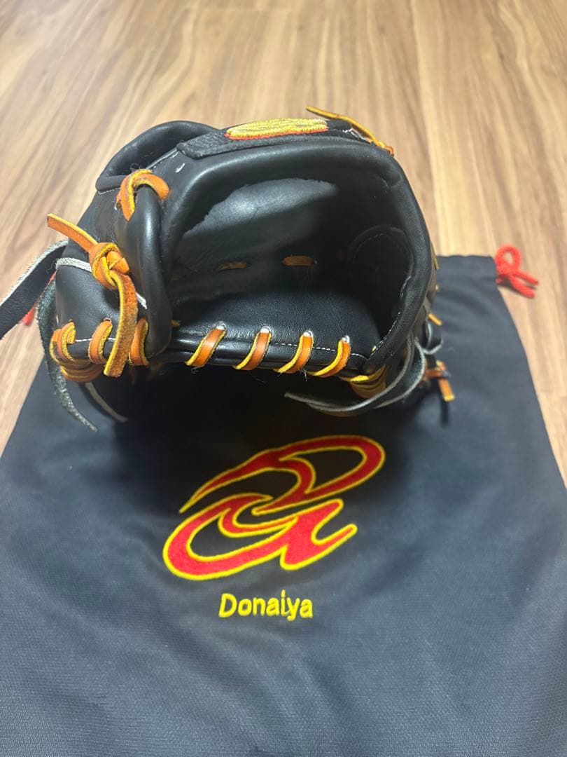 ドナイヤ Donaiya 内野手用 軟式グローブ　山田哲人モデル　限定色