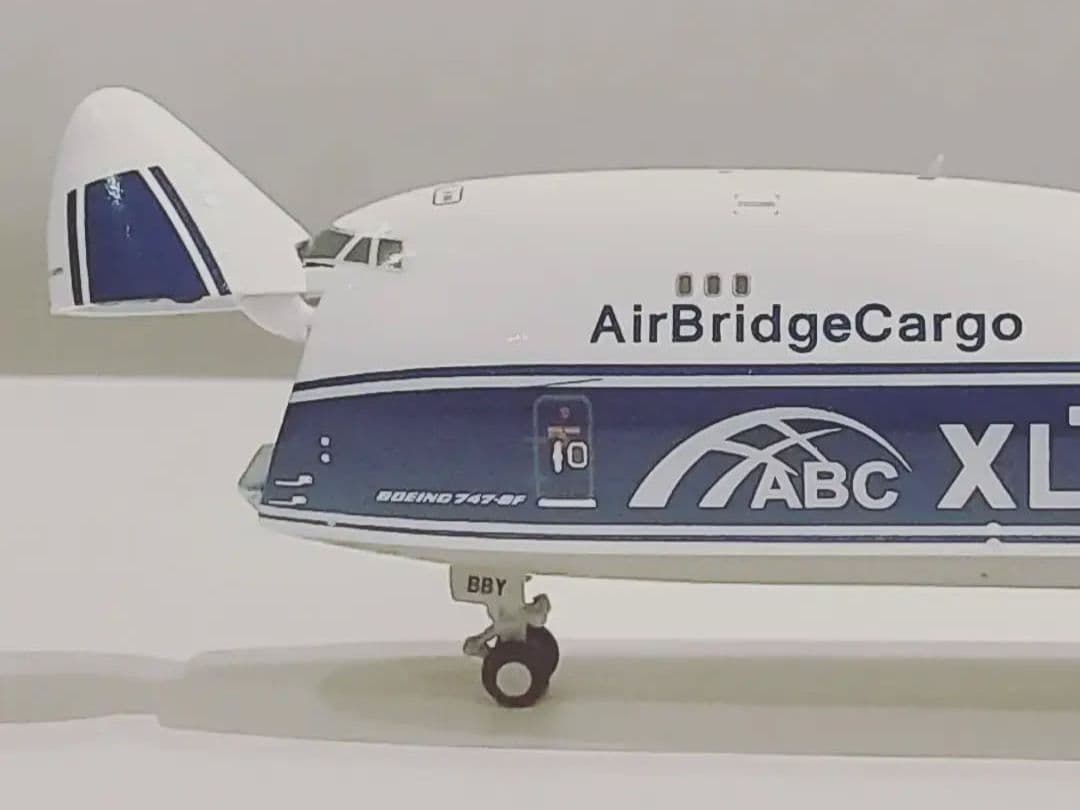 エア　ブリッジ貨物航空　B747-8F 1/400 開閉式
