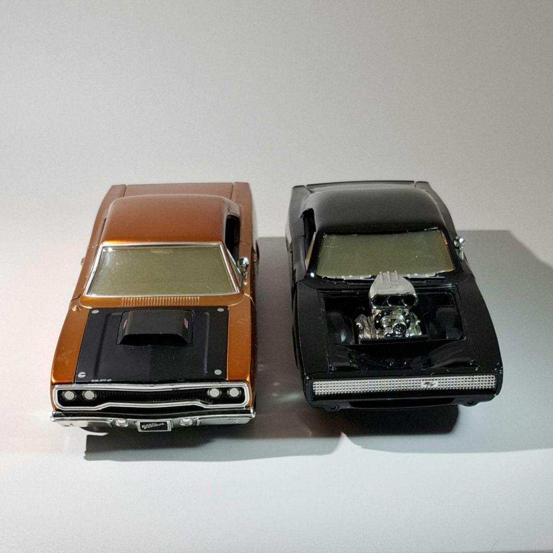 ワイルドスピード ミニカー 1/24 ダッジチャージャー ロードランナー 2台