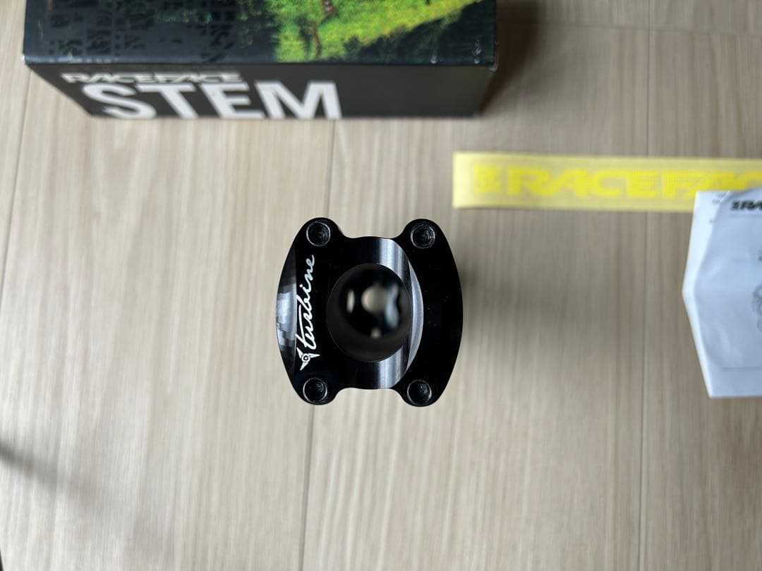 RACEFACE ステム　31.8 x 90mm
