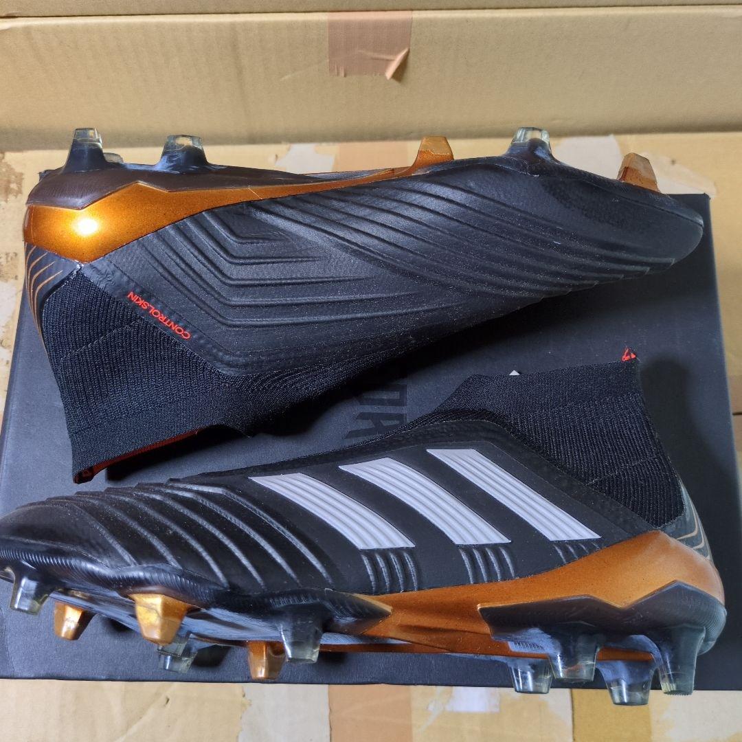 adidas アディダス プレデター 18＋ FG/AG