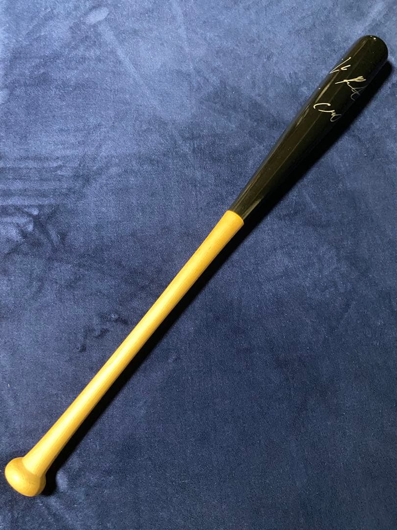會澤翼選手実使用直筆サイン入りバット支給品