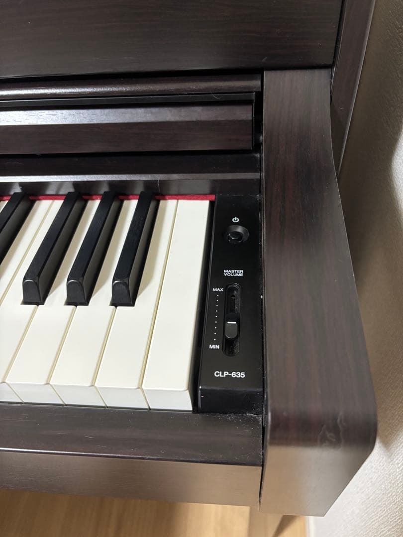 ヤマハ　Yamaha Clavinova 電子ピアノ CLP-635