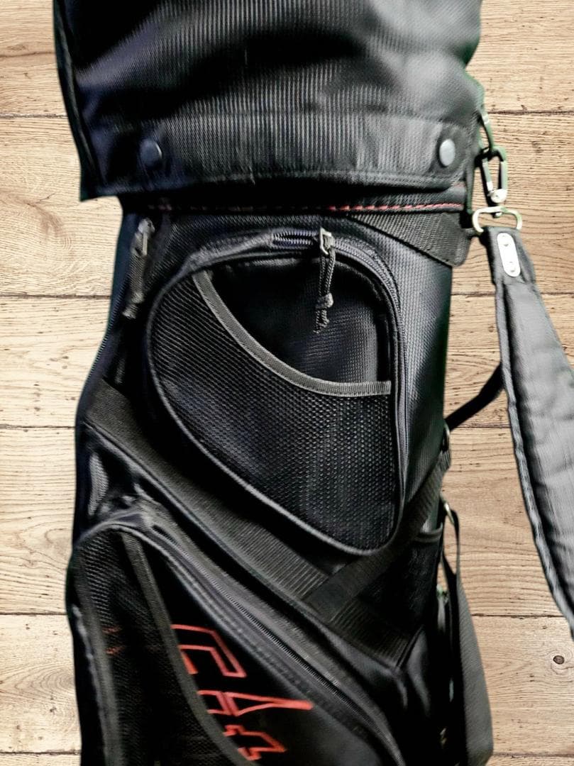 送料無料/美品FitWay 黒 軽量ゴルフバッグ・キャディバッグ