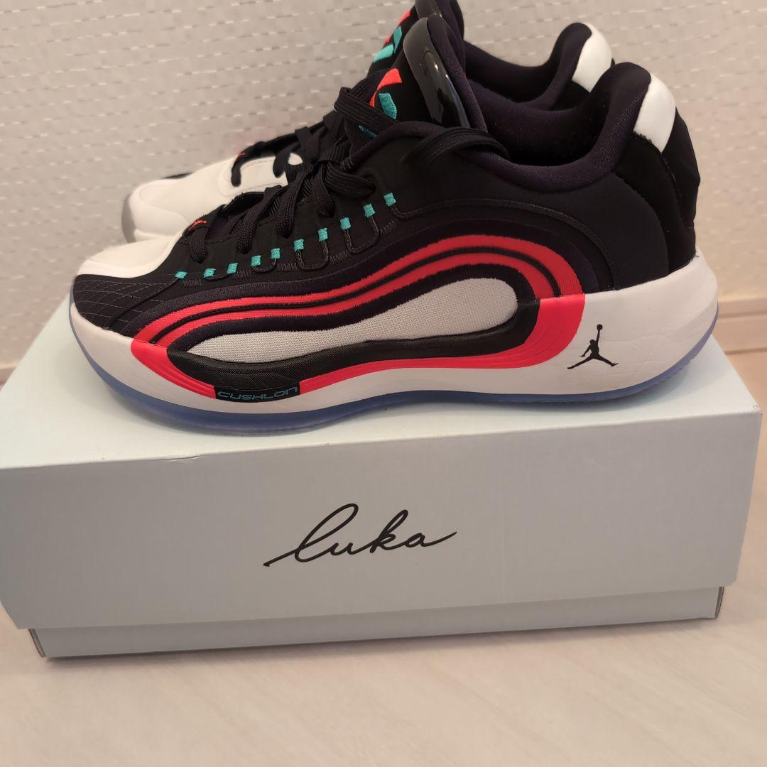 バッシュ　NIKE JORDAN LUKA 4 25センチ
