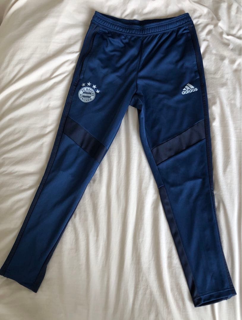 adidas バイエルン　ジャージ　tiro 19