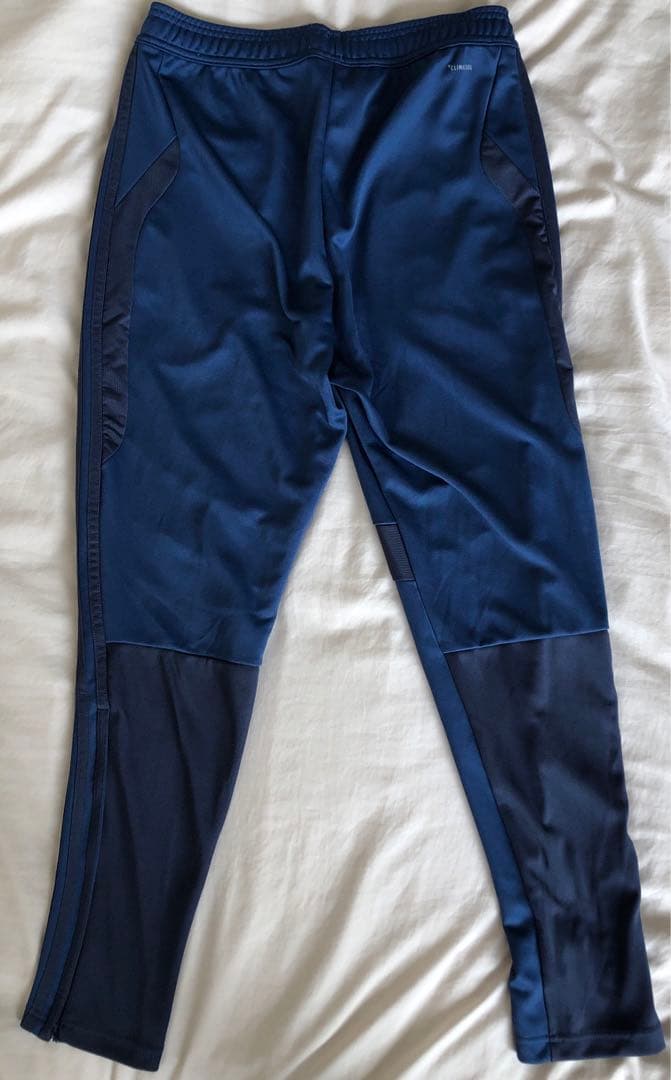 adidas バイエルン　ジャージ　tiro 19