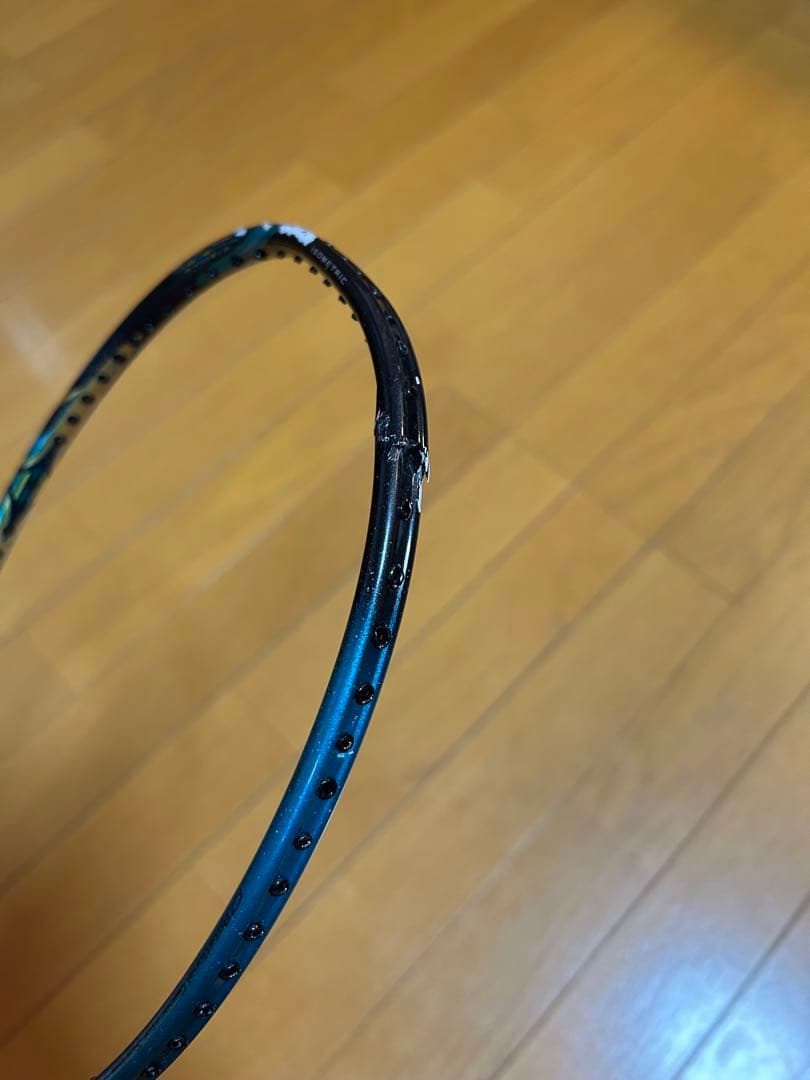 バドミントンラケットアストロクス88S Pro 折れている