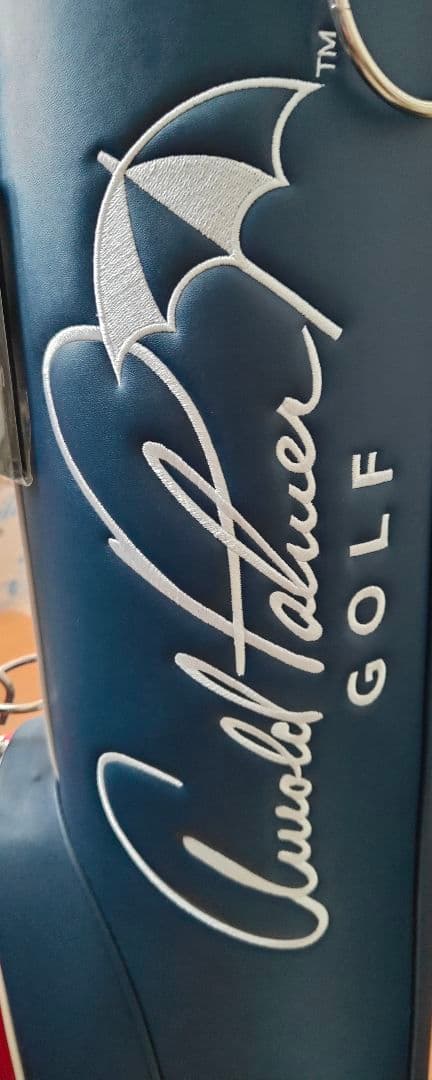 ※美品　Arnold Palmer 軽量キャディバッグ（ラウンド使用無しです）
