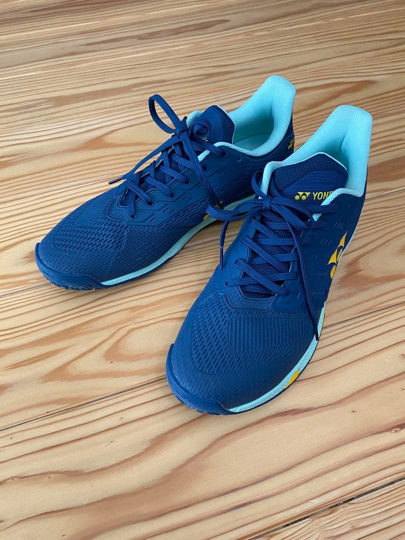 美品　YONEX テニスシューズ ネイビー27.5