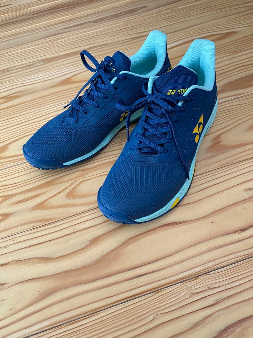 美品　YONEX テニスシューズ ネイビー27.5
