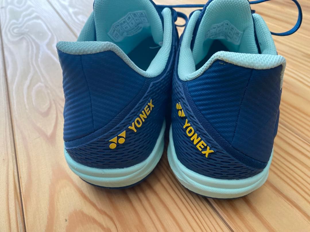 美品　YONEX テニスシューズ ネイビー27.5