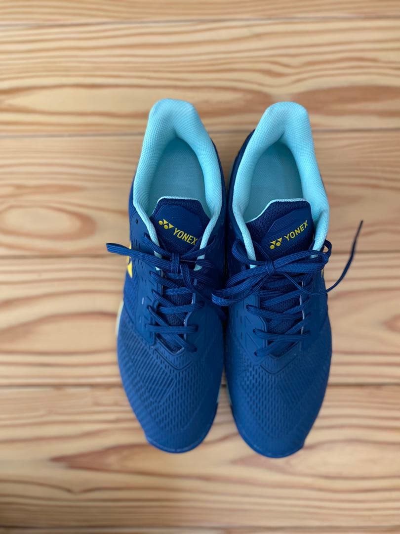美品　YONEX テニスシューズ ネイビー27.5