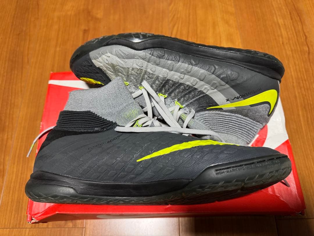 ナイキ フットサルシューズ hypervenom flyknit 26cm
