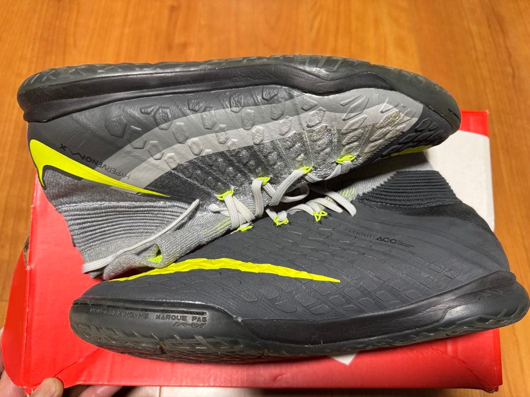 ナイキ フットサルシューズ hypervenom flyknit 26cm
