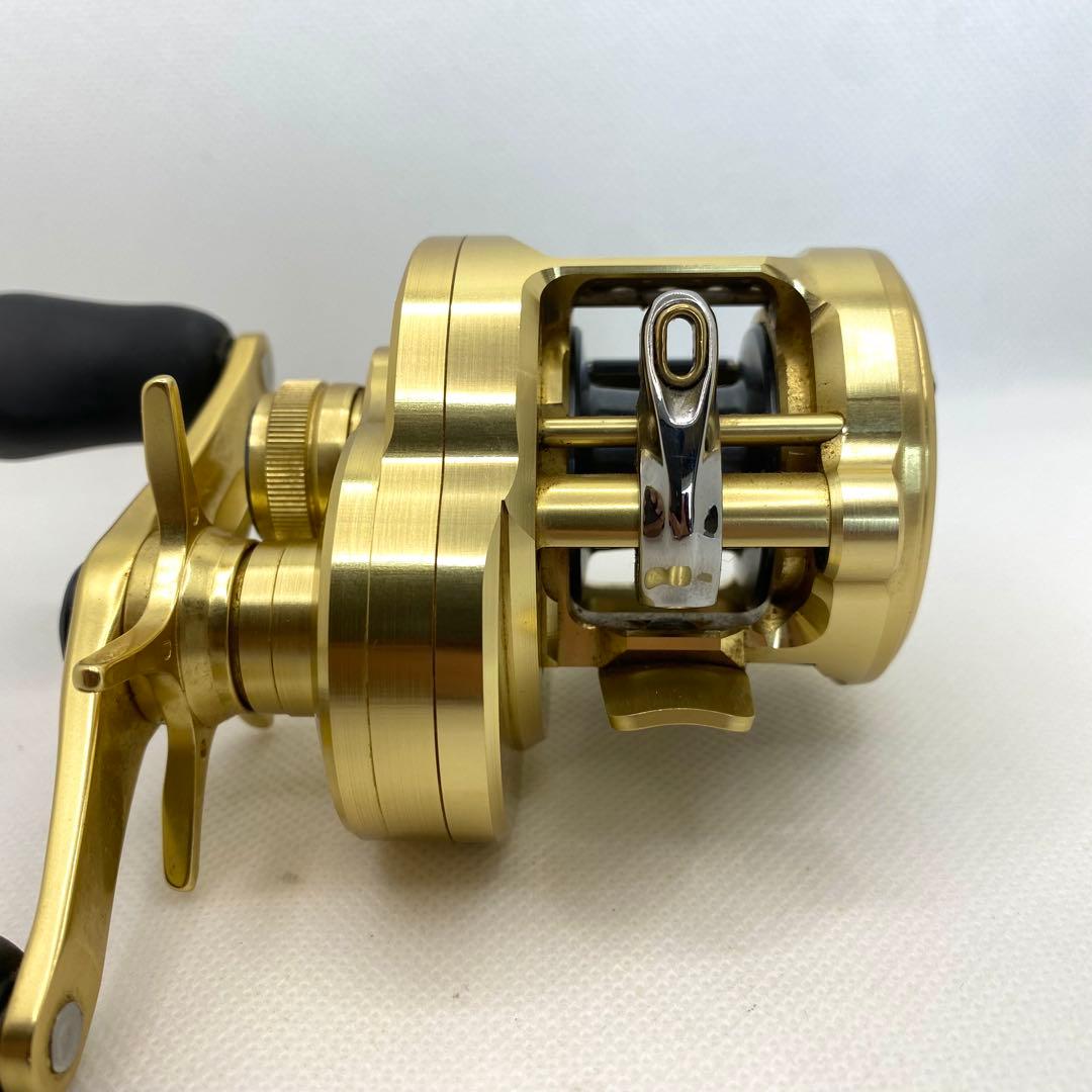 SHIMANO シマノ 21カルカッタコンクエスト100 右ハンドル