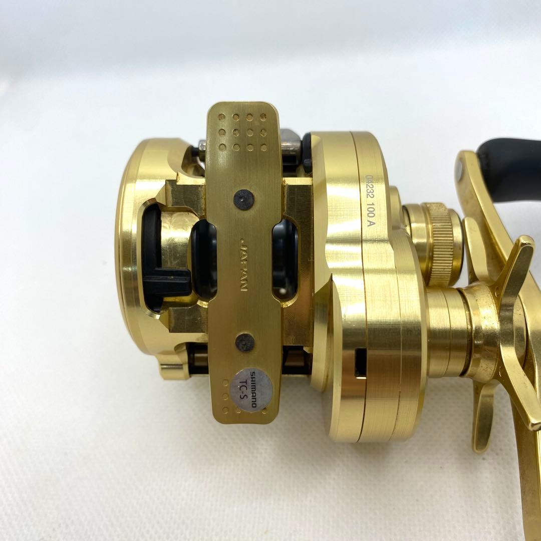 SHIMANO シマノ 21カルカッタコンクエスト100 右ハンドル