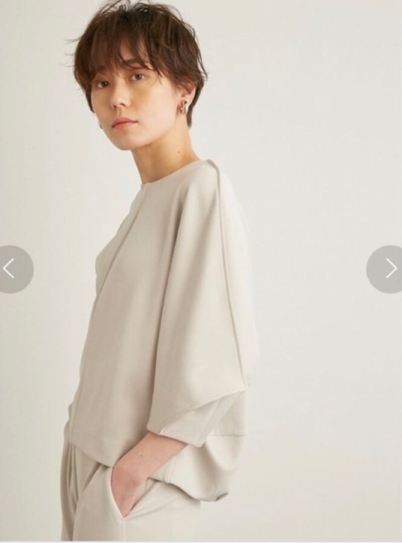 emmi atelier ワイドスリーブトップス　ヨガウェア