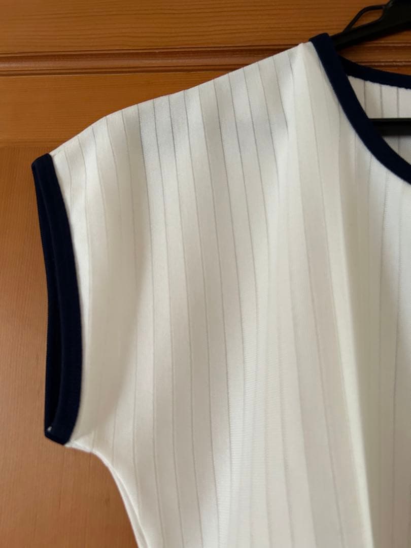フィラ　テニスウェア　アイボリー色トップス　Mサイズ　新品