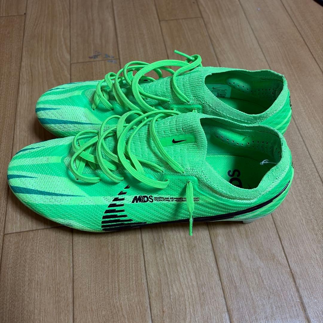 Nike CR7 サッカーシューズ ネオンイエロー