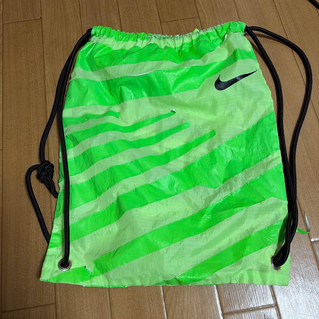Nike CR7 サッカーシューズ ネオンイエロー