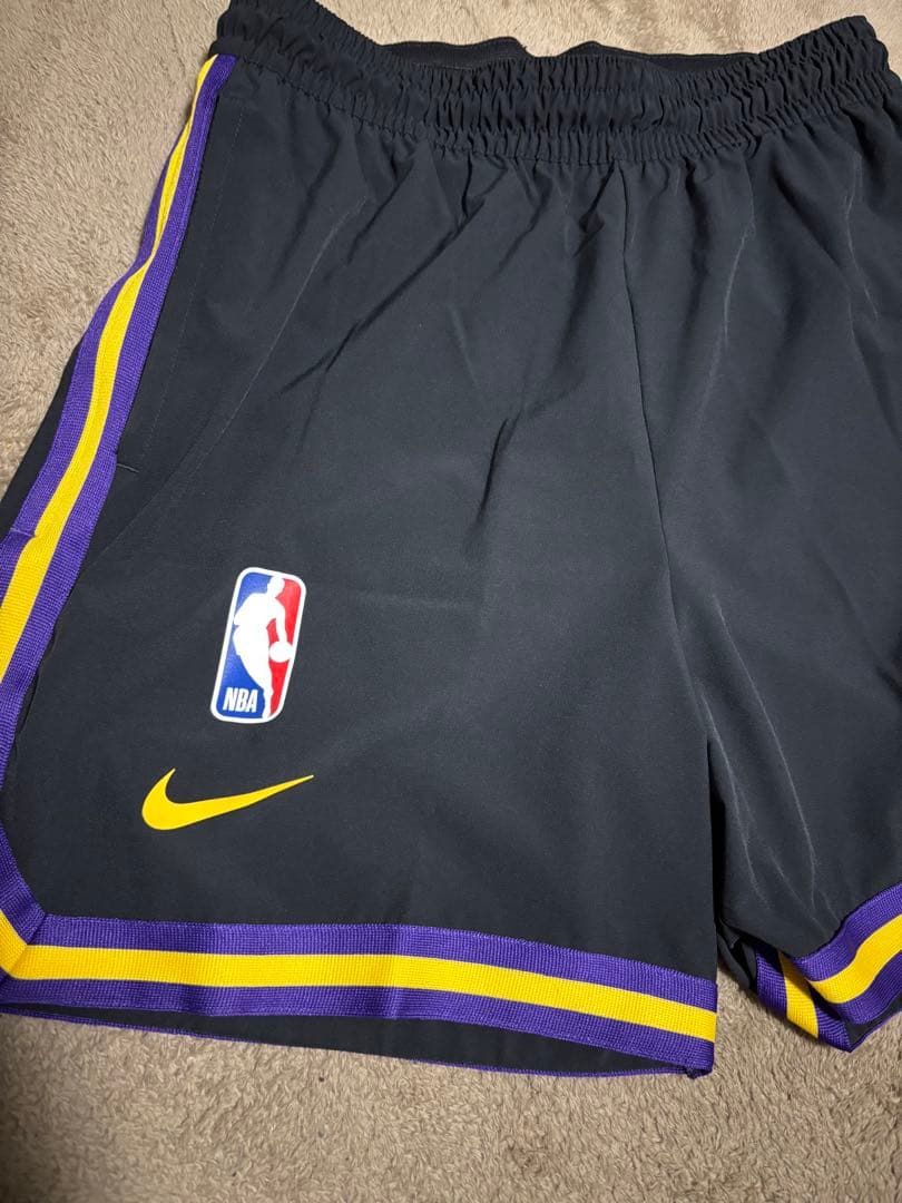 Nike Lakers バスケットボールショートパンツ