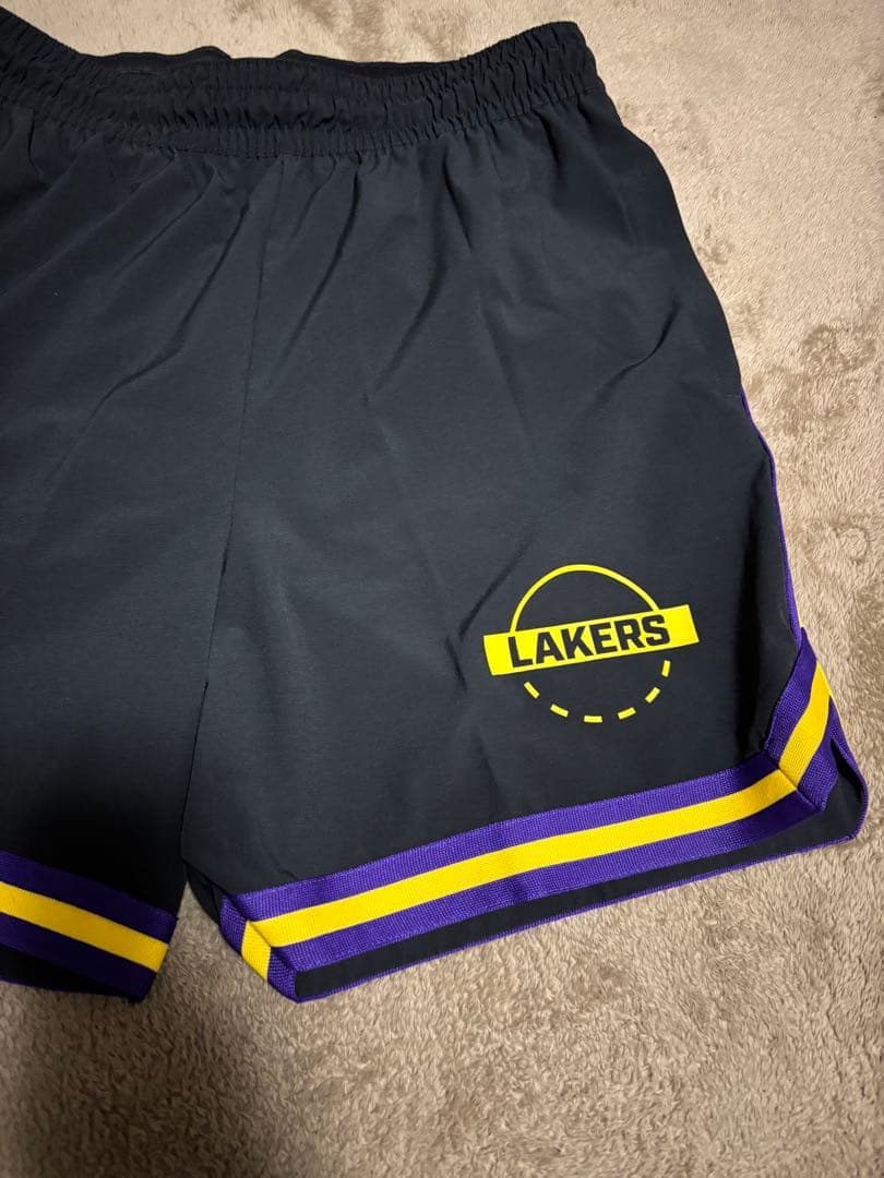 Nike Lakers バスケットボールショートパンツ